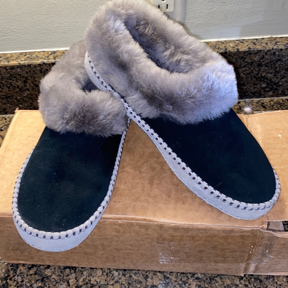 UGG woman’s shearling slippers
